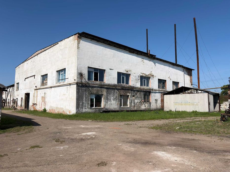 Продам діючий завод, що складається з (групи виробничих будівель та споруд), загальною площею 6 922,5 кв.м. в Стрийському районі