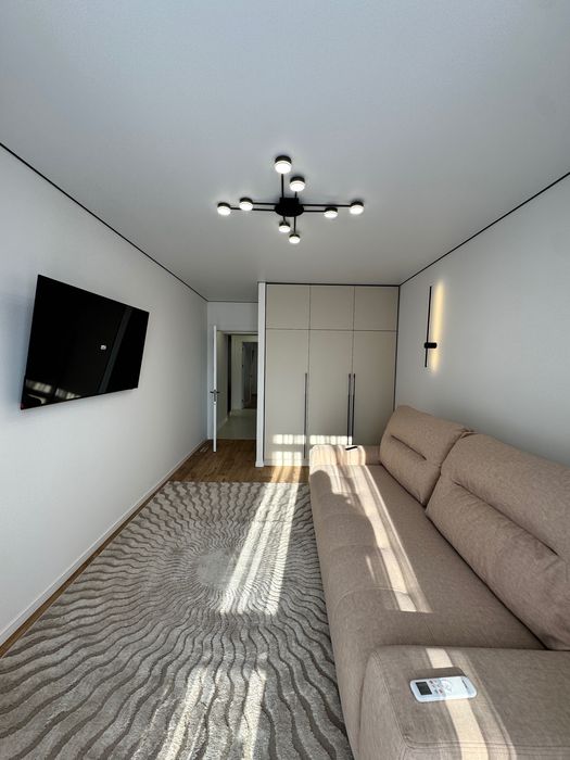 Продаж 2 кім квартири в Центрі з євроремонтом.Під програми  можна