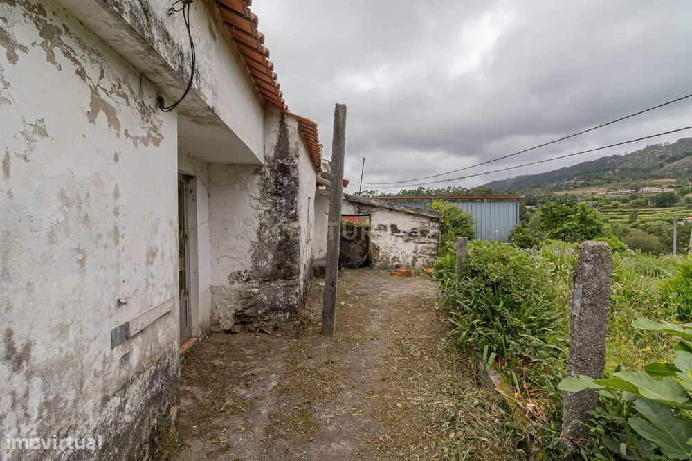 Casa em Ruínas com Jardim em Anais, Ponte de Lima