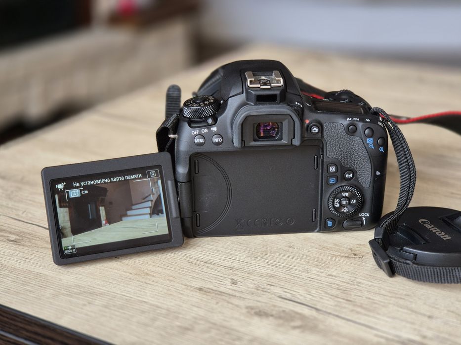 Canon EOS 77D + Canon 18-135 usm НОВОЕ СОСТОЯНИЕ