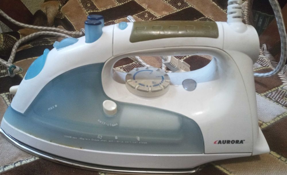 Продам утюг АВРОРА