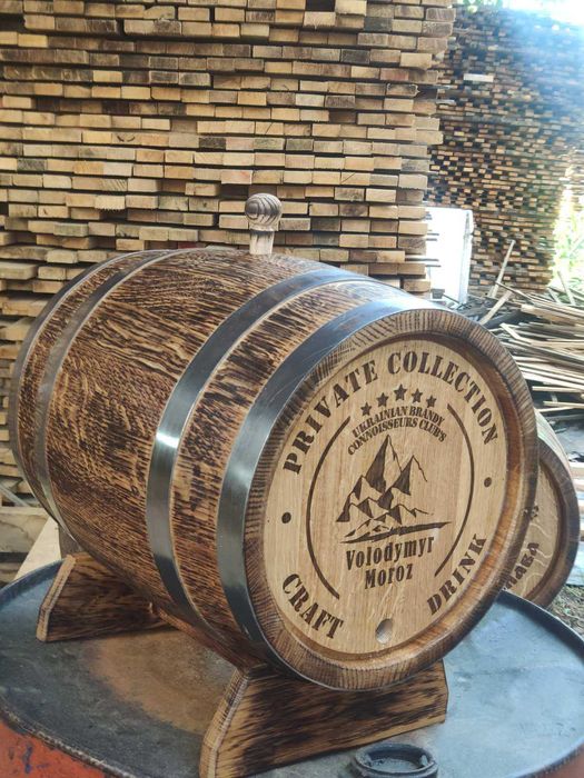 Бочка дубовая діжка дубова для напоїв алкоголя самогону вина віскі