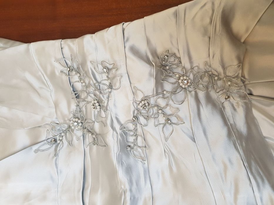 Vestido de noiva cinza + saiote