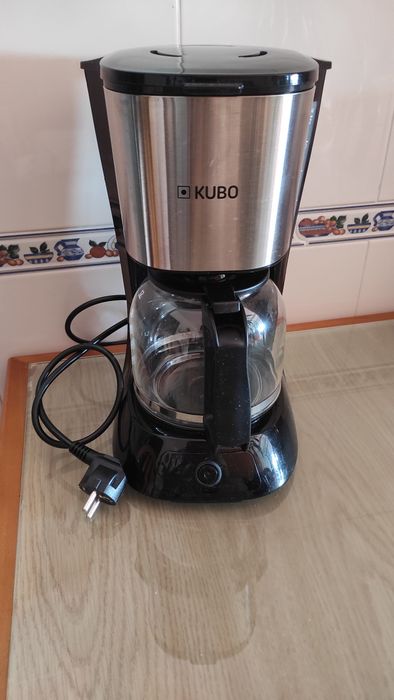 Máquina de café kubo de pó usada poucas vezes