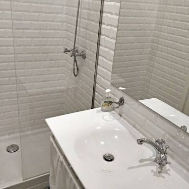 Alugo quarto excelente localicaçao