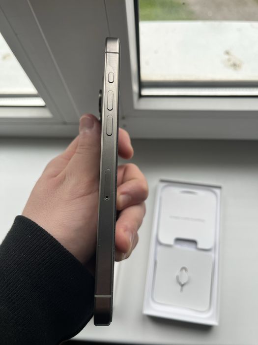 Iphine 15 pro max titanium