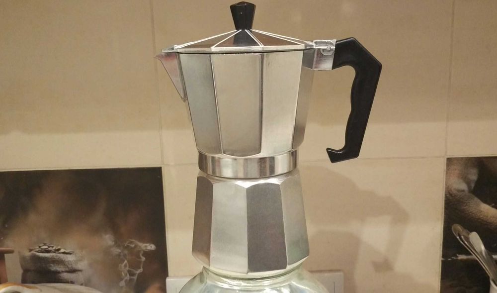 Кофеварка Гейзерная на 6 чашек