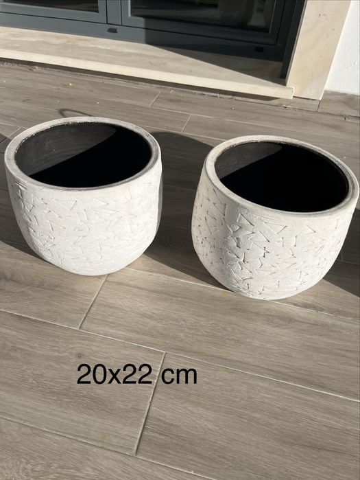 Vasos exterior branco.