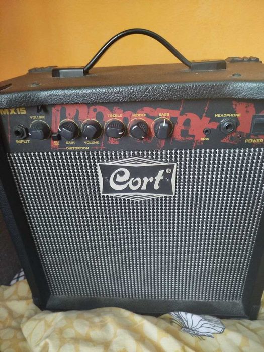 Електро-гітара з комбо підсилювачем