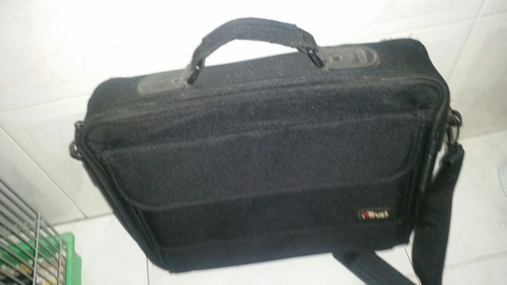 Portable suitcase, interior dimensions 42x32 cm, used; home delivery available64739035914114123