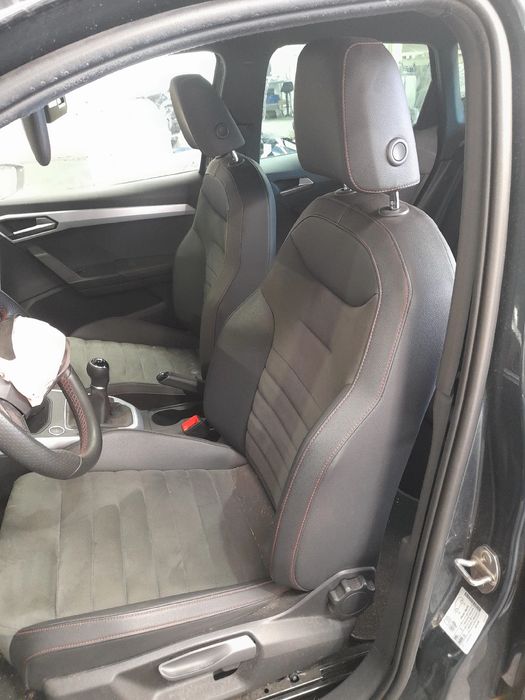 Conjunto de bancos SEAT Arona (KJ7)
