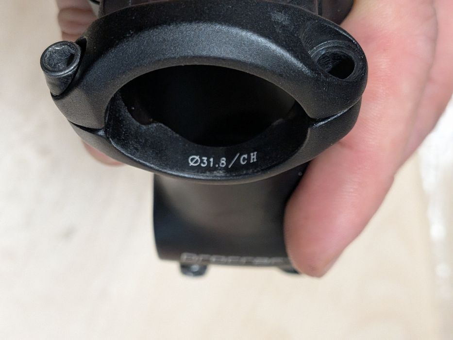 Mostek MTB procraft 60mm 6/-6 stopni 31.8mm os 1 1/8"