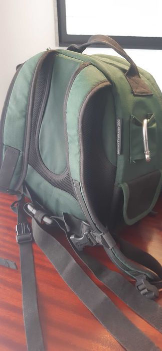 Mochila Lowepro Micro Trekker 200