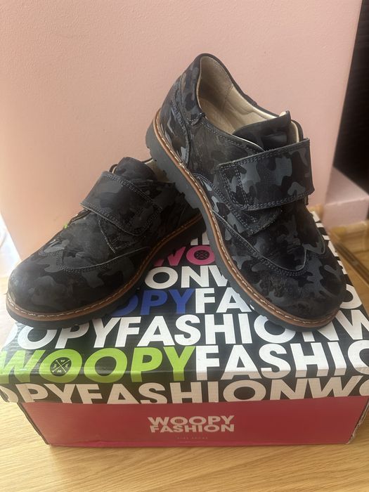 Полностью кожаные туфли на мальчика 32 размер