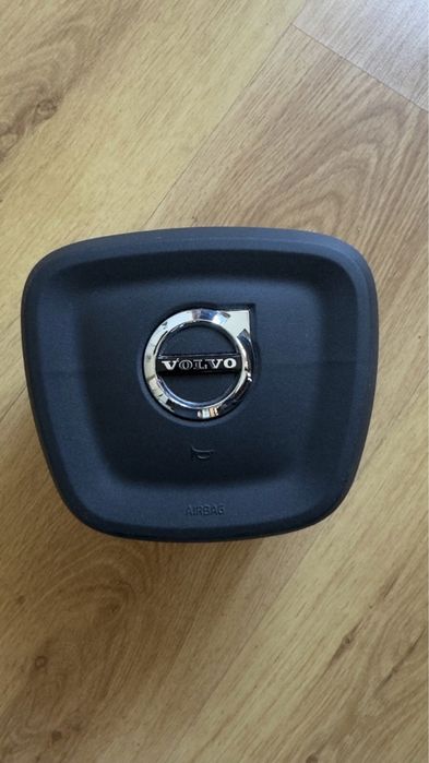 Продам капот Volvo C40 Recharg 2021-2023