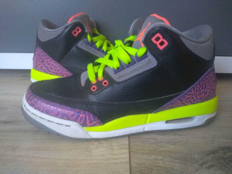 Jordan 3 Retro 38 Black Atomic Red Volt