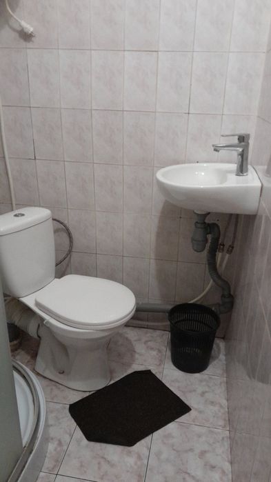 Помісячна оренда окремої кімнати або місця в гуртожитку Шевченківський район