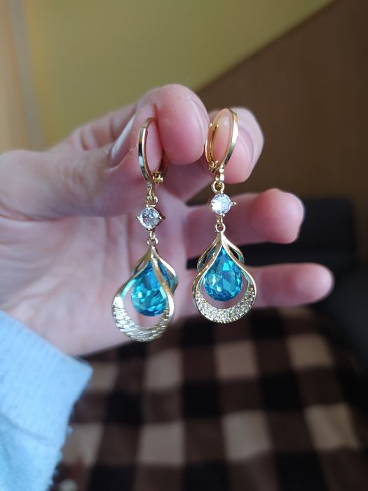 Kolczyki wiszące, cyrkonia niebieska