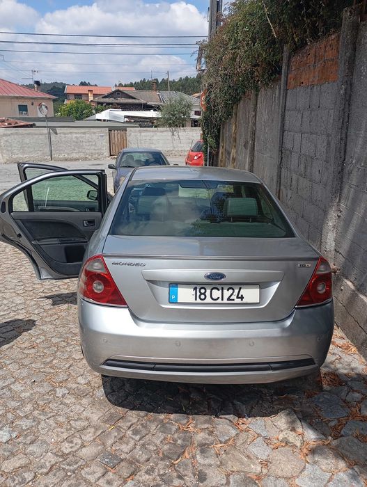Ford Mondeo 2000514773850302730243