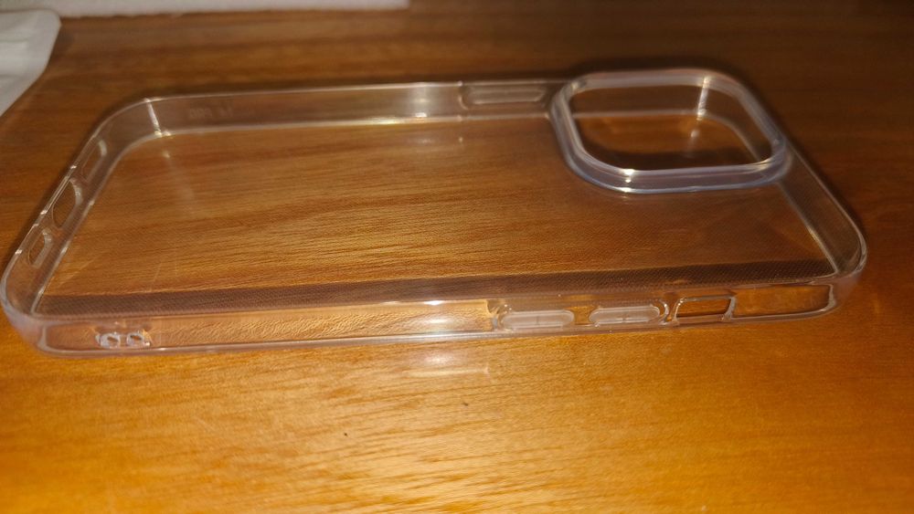 Etui do iPhone 14 Pro jak nowe