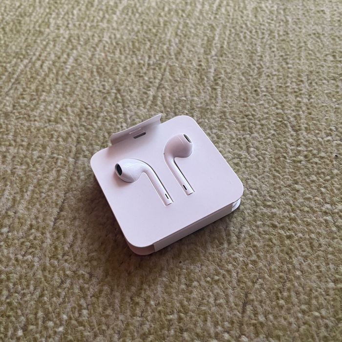 Apple EarPods (з роз’ємом Lightning)