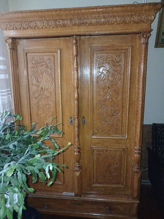 Продається шафа.Ручна робота