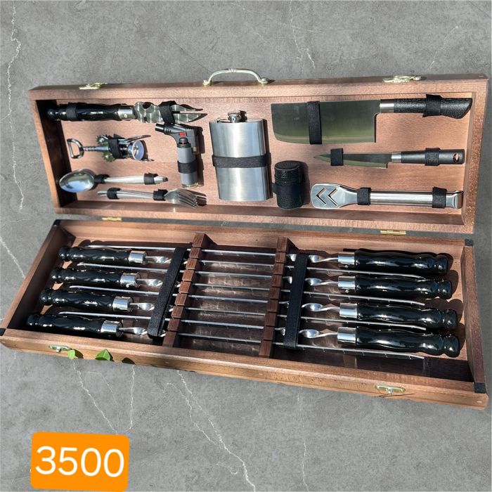 Подарунковий набір шампурів.