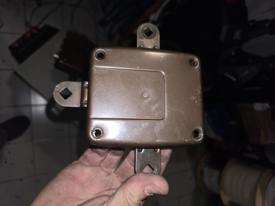Fechadura cisa usada