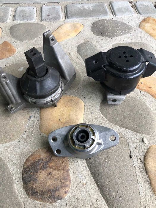 Подушка КПП, двигателя Фольксваген  , Ауди, VAG