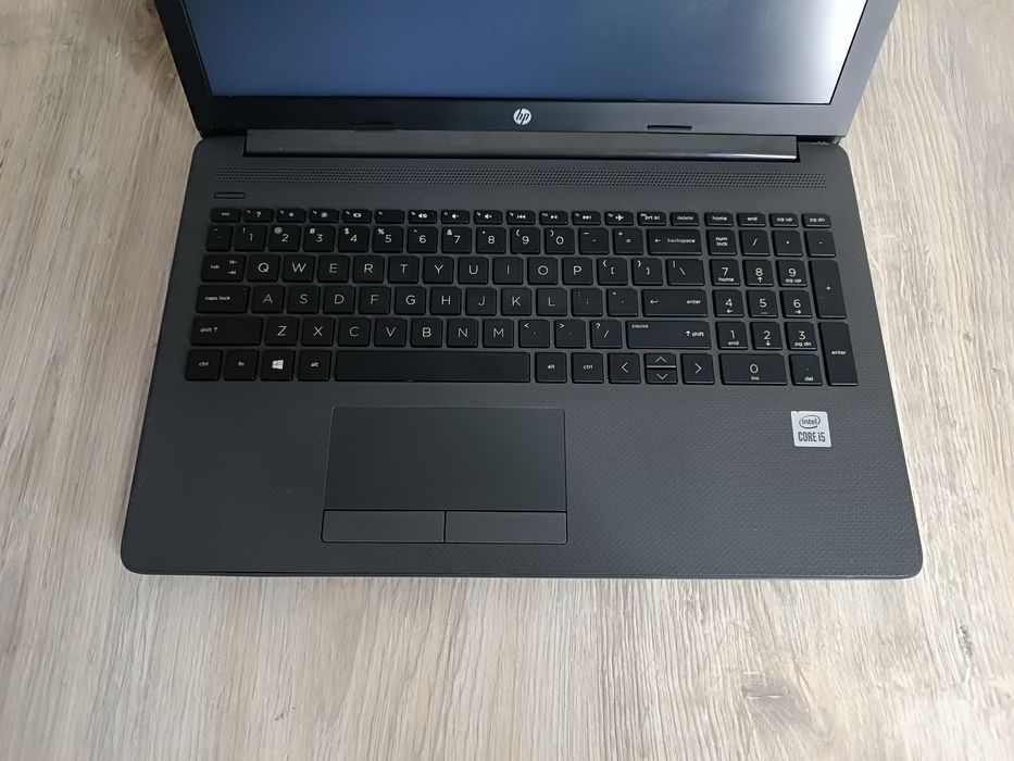 Ноутбук Тонкий HP Intel 8 по 3.6Ghz 16GB D4 SSD 256GB FullHD Ultrabook