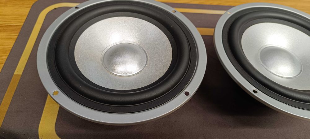 НЧ- динаміки 4- Ohm ( 178мм по корзині )-як нові!!