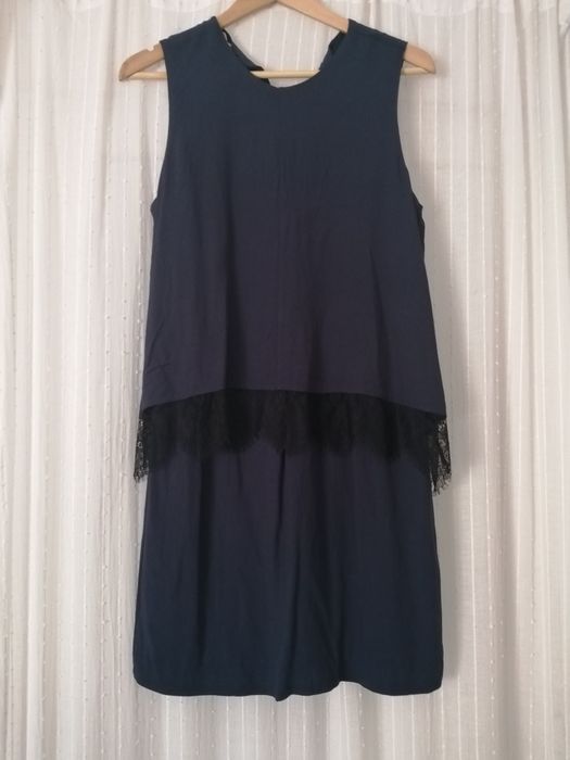 Vestido Espirit, azul escuro com renda preta
