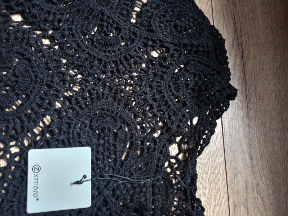 Nowa krótka bluzka ażurek