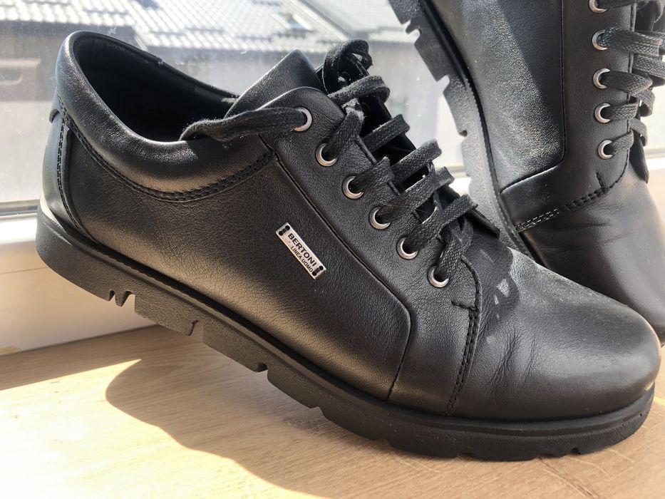 Продам чоловічі черевики