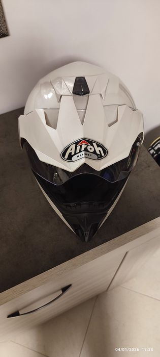Capacete Airoh branco rigorosamente novo