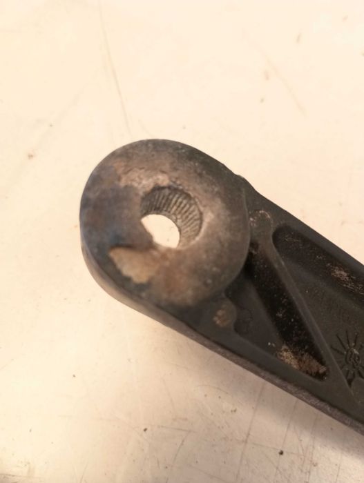 Par Hastes / Braços Limpa-Vidros Frente VW Scirocco – Originais
