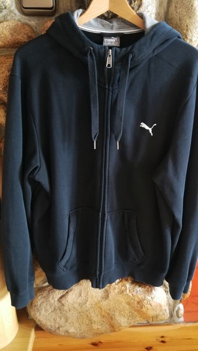 Bluza z kapturem firmy Puma.