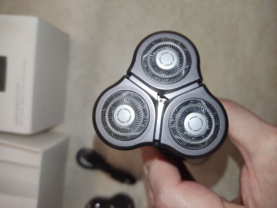 Бритва Xiaomi на батарейках