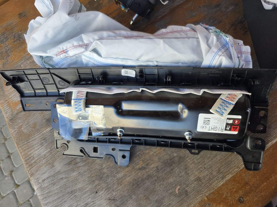 Подушка керма подушки ніг колін торпеда ремені tesla m3 model 3 тесла