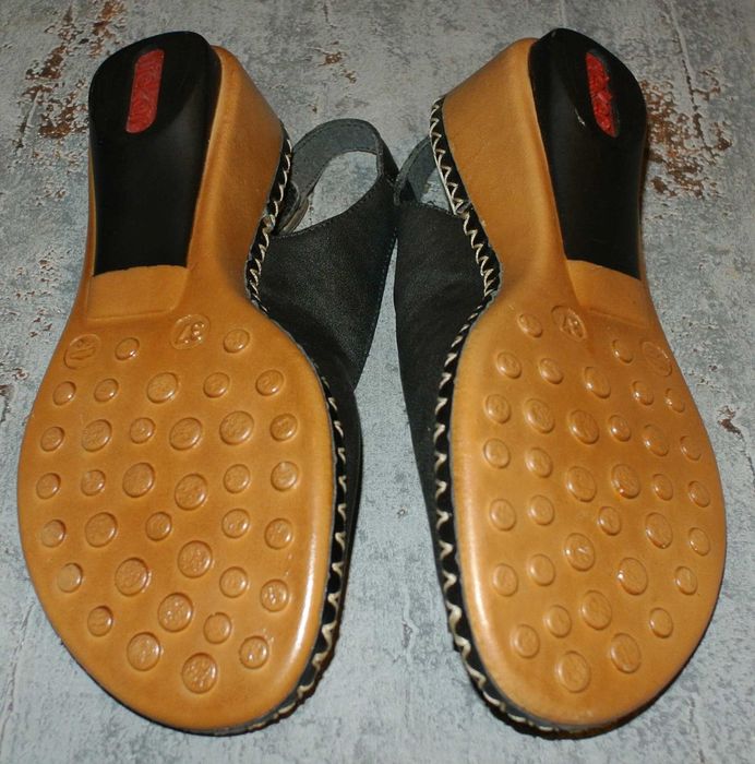 Sandały damskie Rieker - rozmiar 37