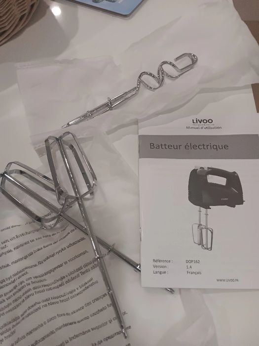 Batedeira livoo azul nova