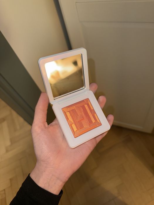 Róż rozświetlacz haus labs by lady gaga fire opal