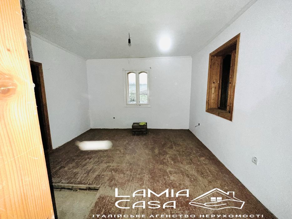 Продаж будиночка в Мигово з ділянкою