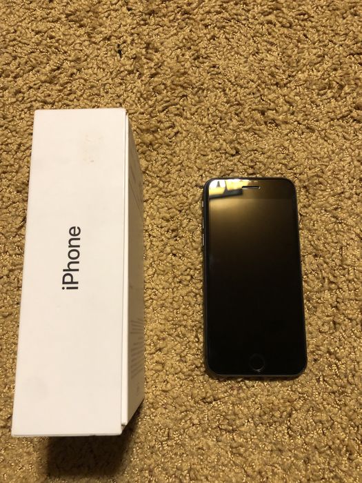 Продам IPhone 8 / 64ГБ