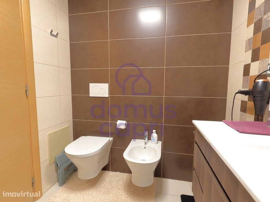 Apartamento T3 com Estacionamento em Faro -