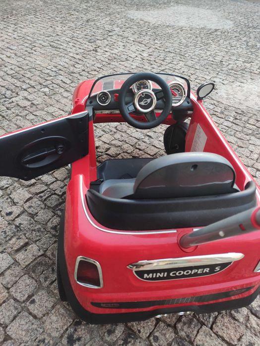 Mini Cooper S a pedais para criança