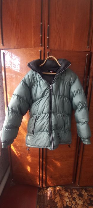Продам курточку М