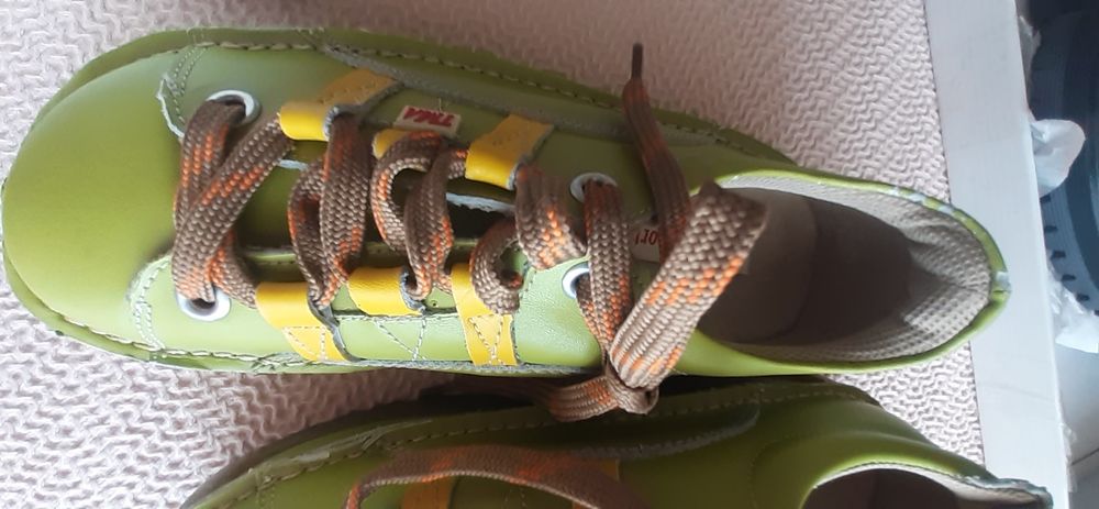 Dois pares de sapatos novos de Marca