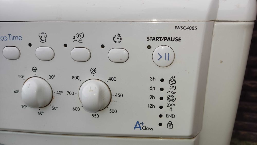 Стиральная машинка Indesit IWSC 4085 на запчасти