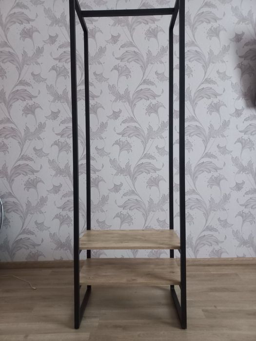 Вішалка в передпокій